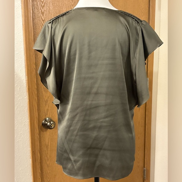 White House Black Market Flutter Sleeve Top size Medium - Picture 3 of 7